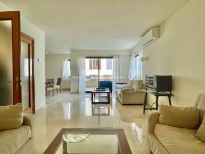 Elegant apartment with terrace and garage in the Plaza de Los Patines area